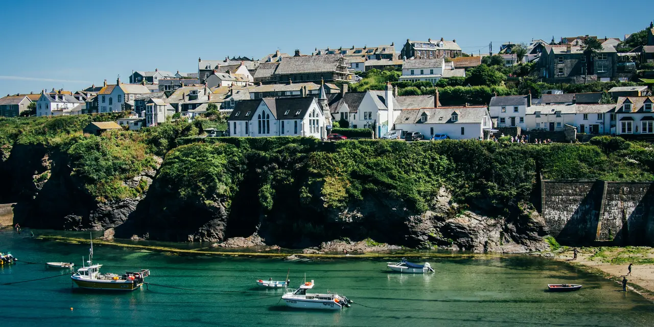 Devon & Cornwall Named UK's Catfishing Capital: How to Identify and Defend Against High-Value Romance and Investment Fraud